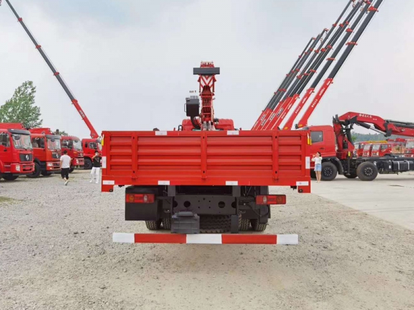 東風(fēng)D3L后雙橋12噸隨車(chē)吊