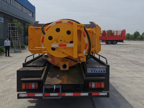 江鈴順達5方清洗吸污車，地下室專用