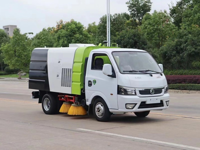 東風(fēng)途逸藍(lán)牌掃路車