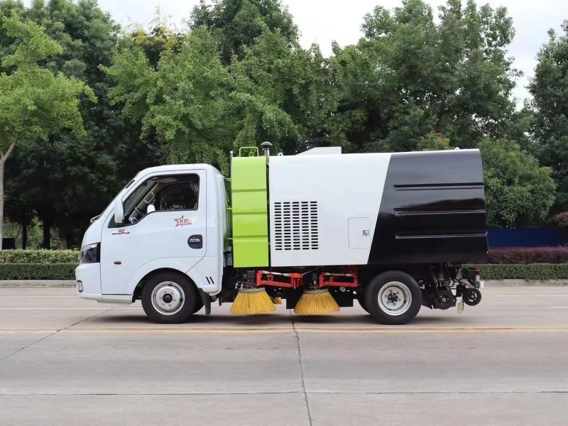 東風(fēng)途逸藍(lán)牌掃路車
